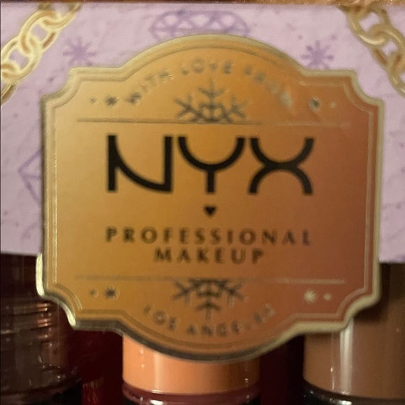 NYX Butter Gloss Trio - Clear, Soft Pink, Warm Brown - Picture 3 of 5